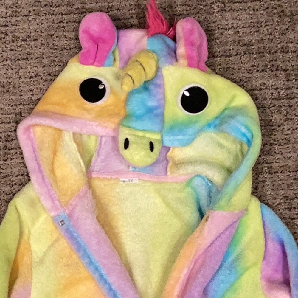 UNICORN ROBE! - Picture 3 of 6